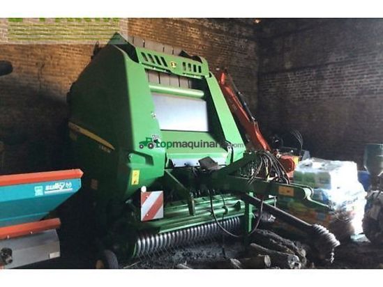 Empacadora gigant - John Deere - v461m
