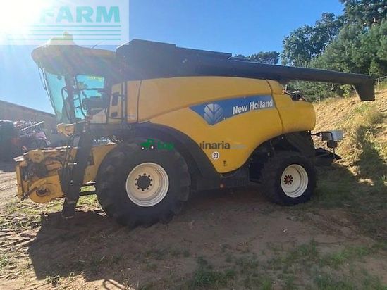Cosechadora de Cereal - New Holland - cr 980