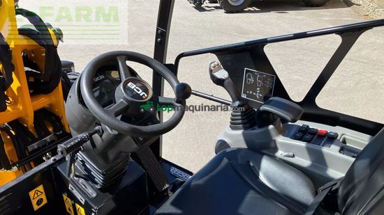Minicargadora - JCB - 403 plus agri med jst skovl og pallegaffel