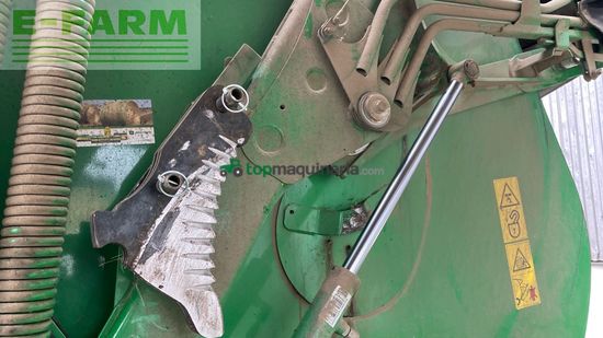 Empacadora gigant - John Deere - V461R