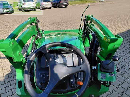Tractor agrícola - John Deere - 3025e