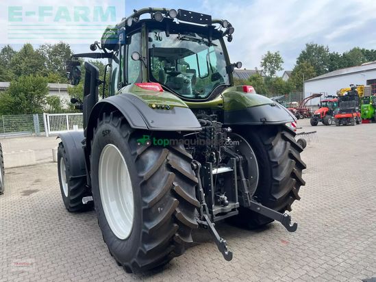 Tractor agrícola - Valtra - t215 d mit rüfa und fk