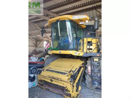 Cosechadora de Cereal - New Holland - cr9070