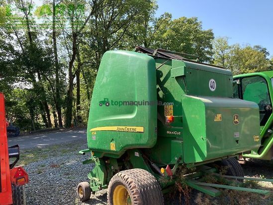 Empacadora gigant - John Deere - 854