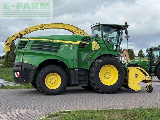 Cosechadora de Cereal - John Deere - 8400i hakselaar