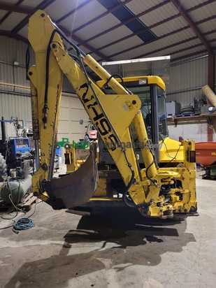Retroexcavadora New Holland NH95