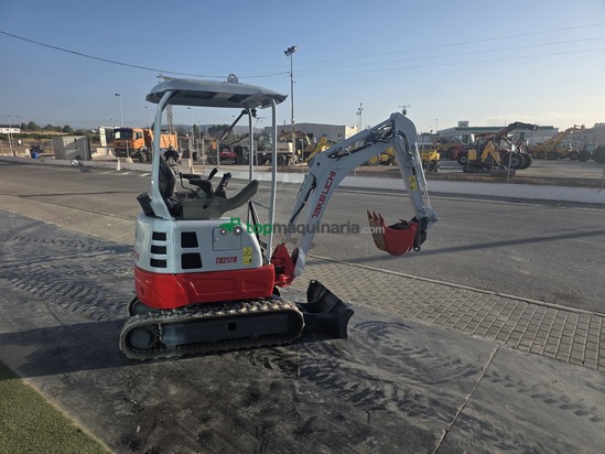 Miniexcavadora - TB 217 R