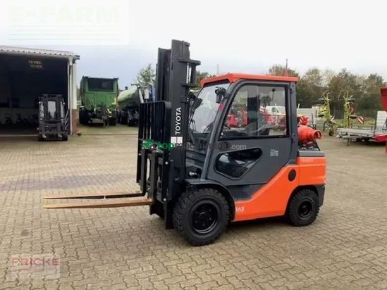 Elevadora - Toyota - 02-8fgjf35