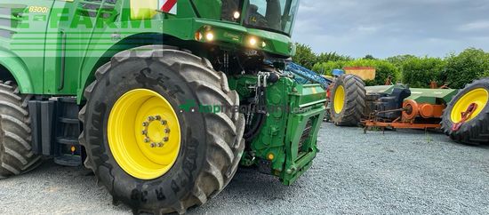 Cosechadora de Cereal - John Deere - 8300