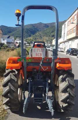 Tractor agrícola - Kioti - DX 35