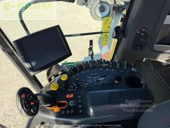 Cosechadora de Cereal - New Holland - cr 8.90