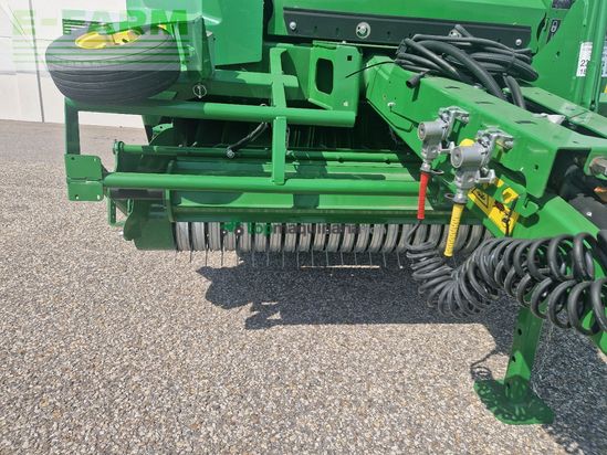 Empacadora gigant - John Deere - V451M