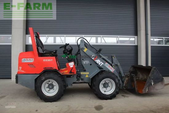 Telescopica - Giant - hoflader d 335 t