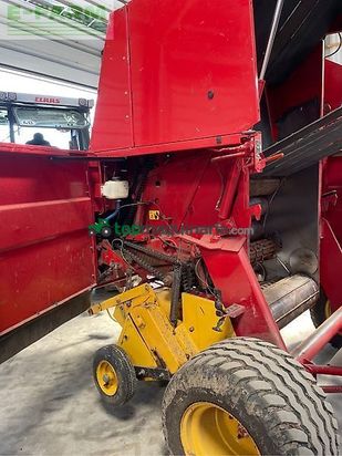Empacadora gigant - New Holland - 658 cropcutter