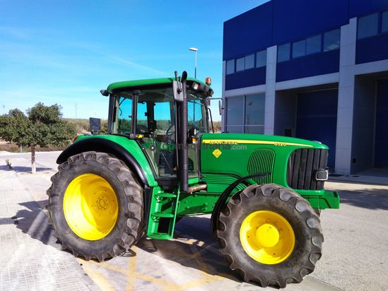 John Deere - 6520
