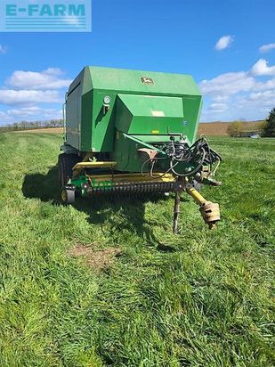 Empacadora gigant - John Deere - 680