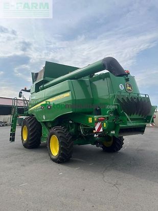 Cosechadora de Cereal - John Deere - t560