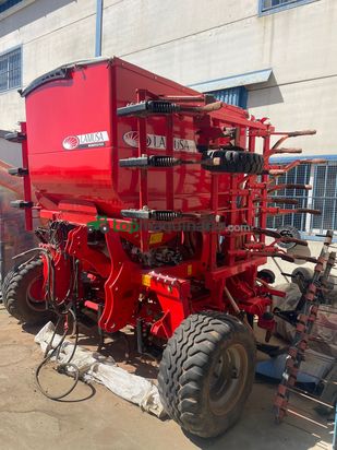 Sembradora lamusa de 5 m seminueva