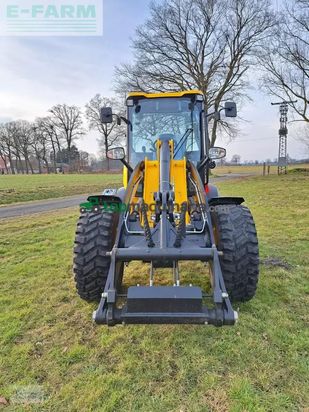 Minicargadora - JCB - 409 agri stufe v