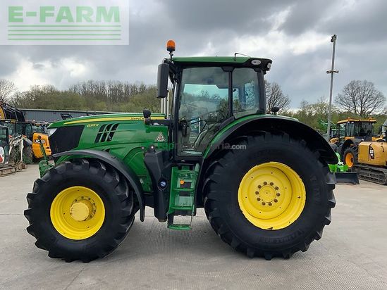 Tractor agrícola - John Deere - 6215r premium edition tractor (st26285)