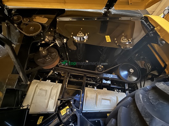 Cosechadora de Cereal - New Holland - CR8080