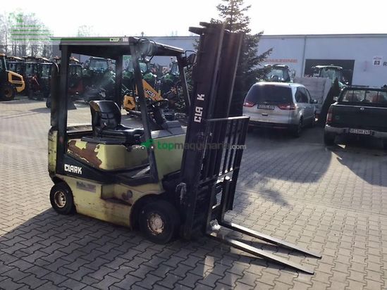 Elevadora -  - clark cdp 16