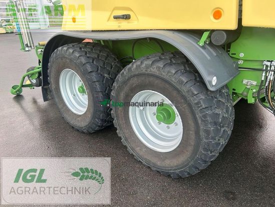 Empacadora gigant - Krone - comprima cv 150 plus