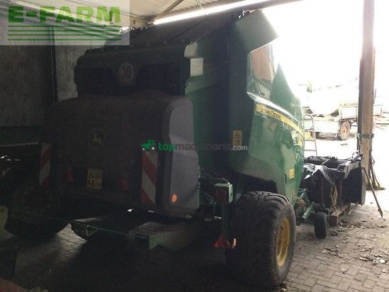 Empacadora gigant - John Deere - v451m