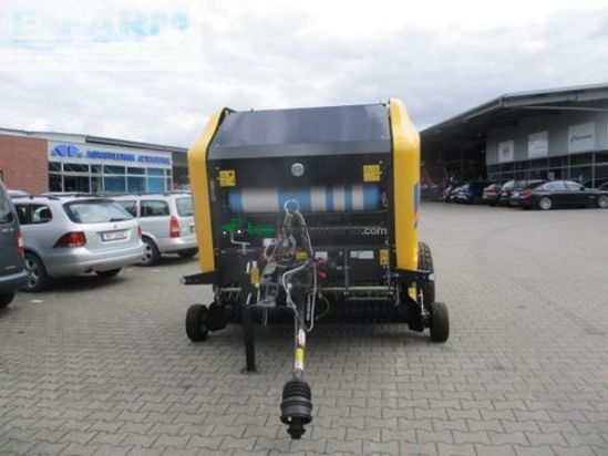 Empacadora gigant - New Holland - br 150 utility