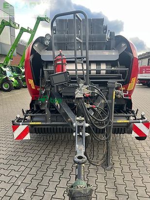 Empacadora gigant - Massey Ferguson - rb4180 v