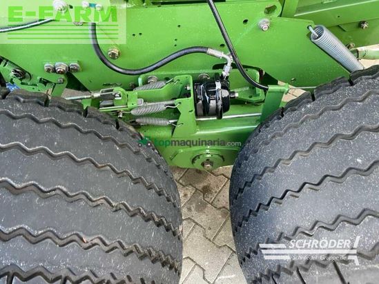 Empacadora gigant - Krone - comprima v 180 xc