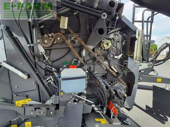 Empacadora gigant - Claas - variant 585 rc