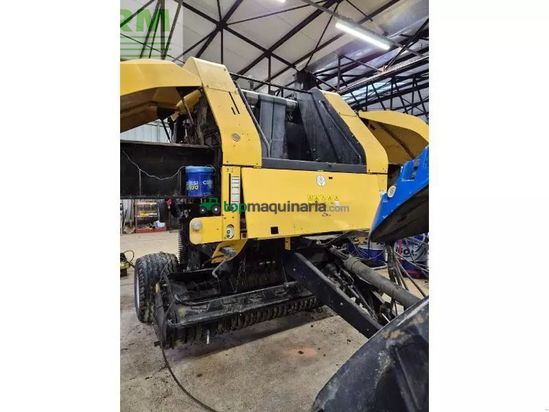 Empacadora gigant - New Holland - br750