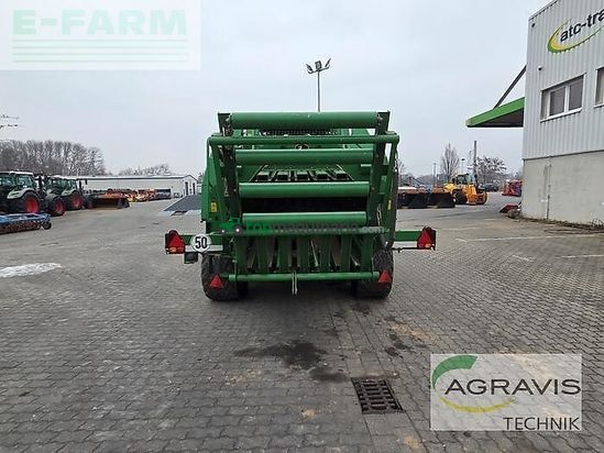 Empacadora gigant - John Deere - 1424c