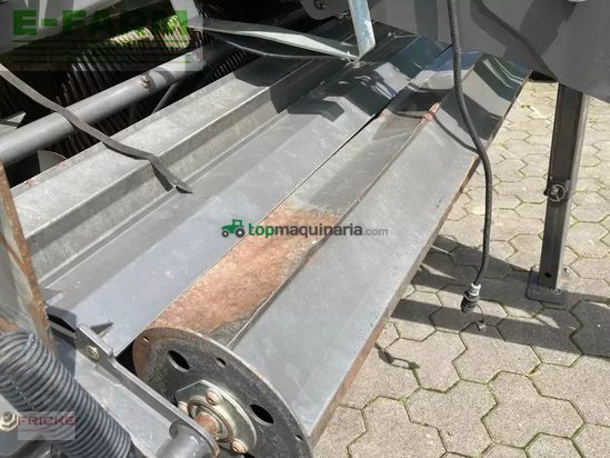 Empacadora gigant - Claas - rollant 454 rc uniwrap