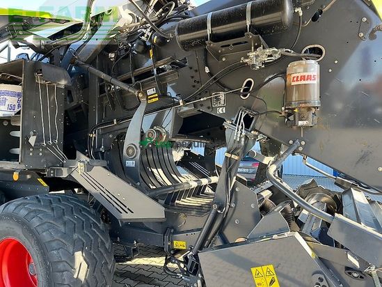 Empacadora gigant - Claas - quadrant 5300 rc