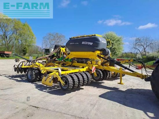 Sembradora -  - bednar omega oo 6000