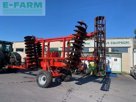 Grada de disco - Gregoire Besson - 44 disques