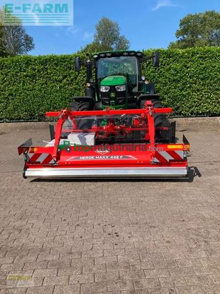 Rastrillo - Kuhn - merge maxx 442f bandschwader