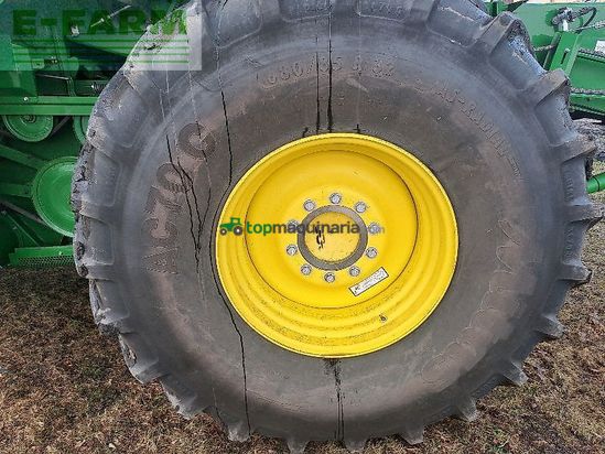 Cosechadora de Cereal - John Deere - w650
