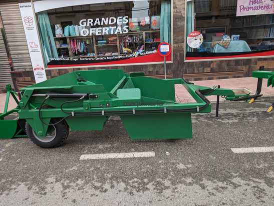 Maquina despedregadora JH APEROS 2.20