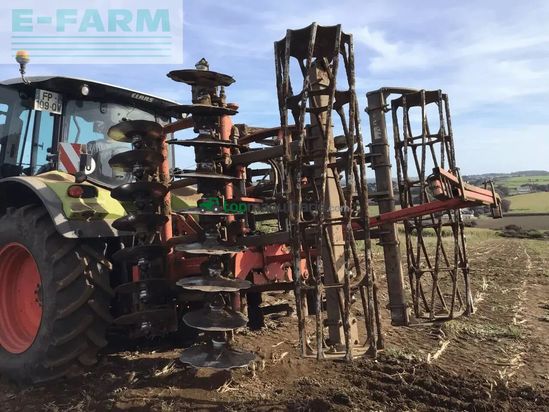 Cultivador - Gregoire Besson - dechaumeur normandie porte rep