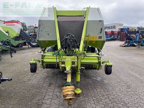 Empacadora gigant - Claas - quadrant 2200 rc