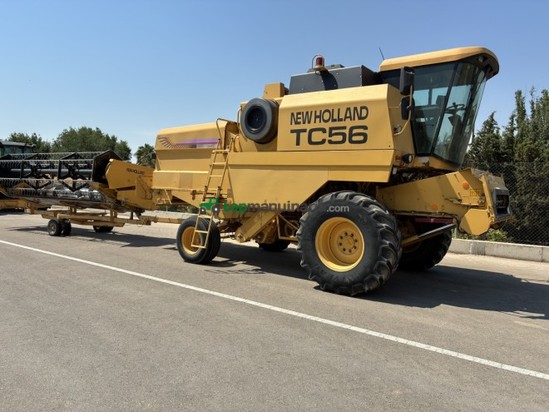Cosechadora de Cereal - New Holland - TC 56