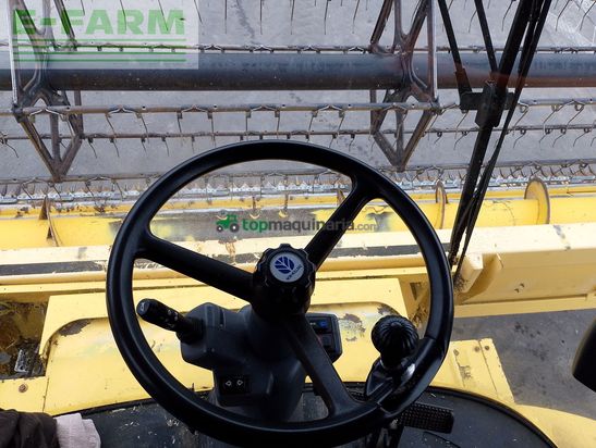 Cosechadora de Cereal - New Holland - CR980