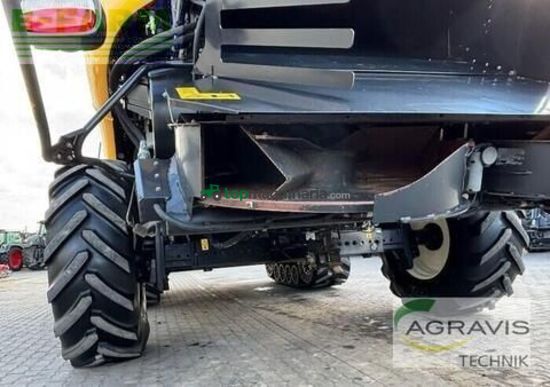 Cosechadora de Cereal - New Holland - cr 8.90 raupe