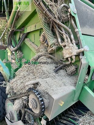 Empacadora gigant - John Deere - v451m