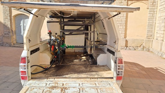 Ford Ranger con sistema de fumigación 