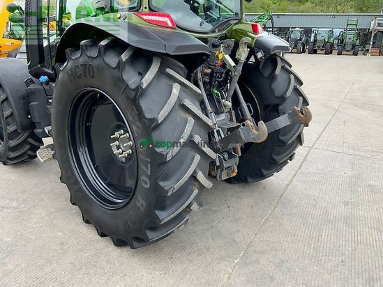 Tractor agrícola - Valtra - g135 active tractor (st26596)