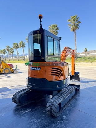 Excavadora Doosan DX35 Z